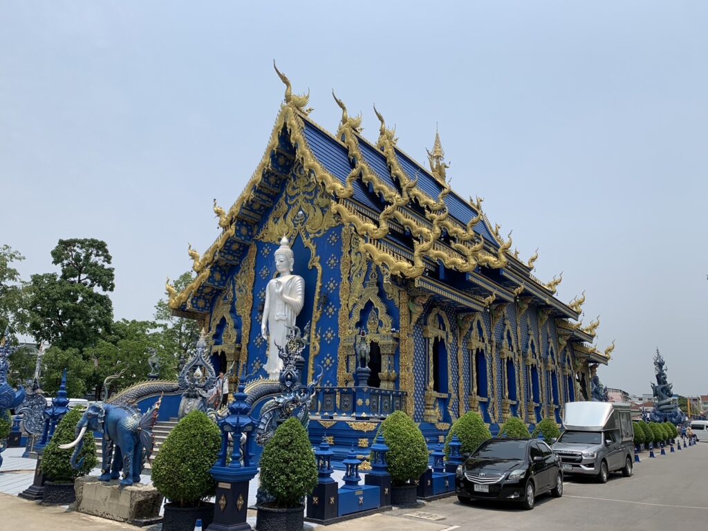 チェンライ ワット・ロンスアテン 青いお寺