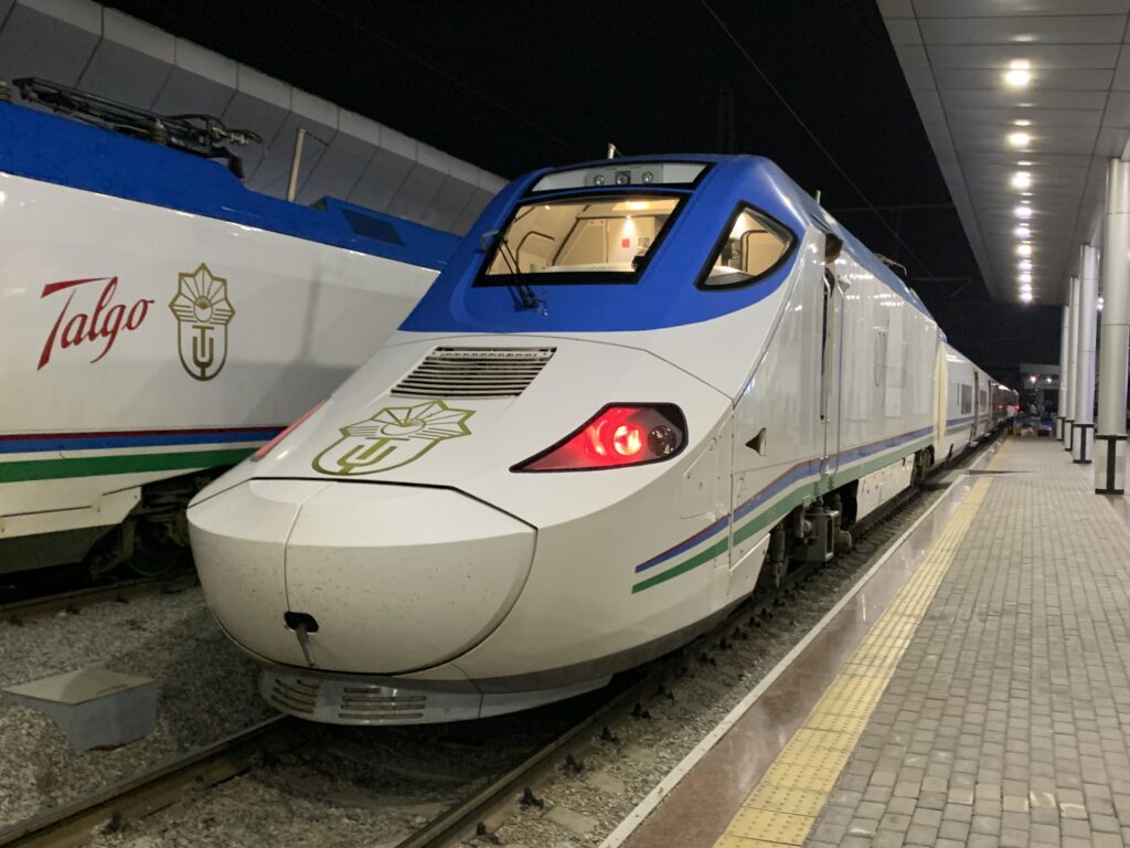 タシュケントからサマルカンド移動