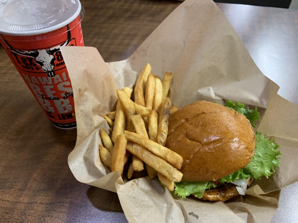 ハワイ ご飯　テディーズビガーバーガー